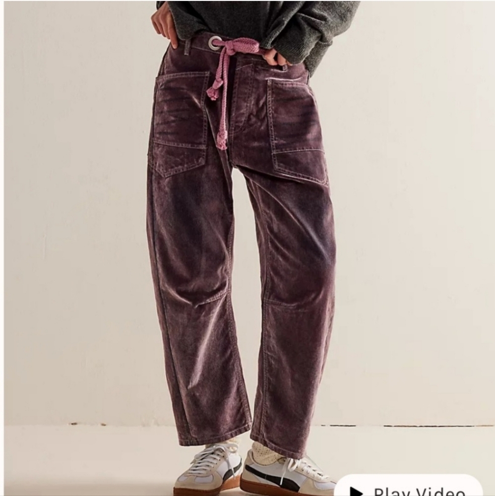‼️ISO Free People flocked moxie jeans‼️